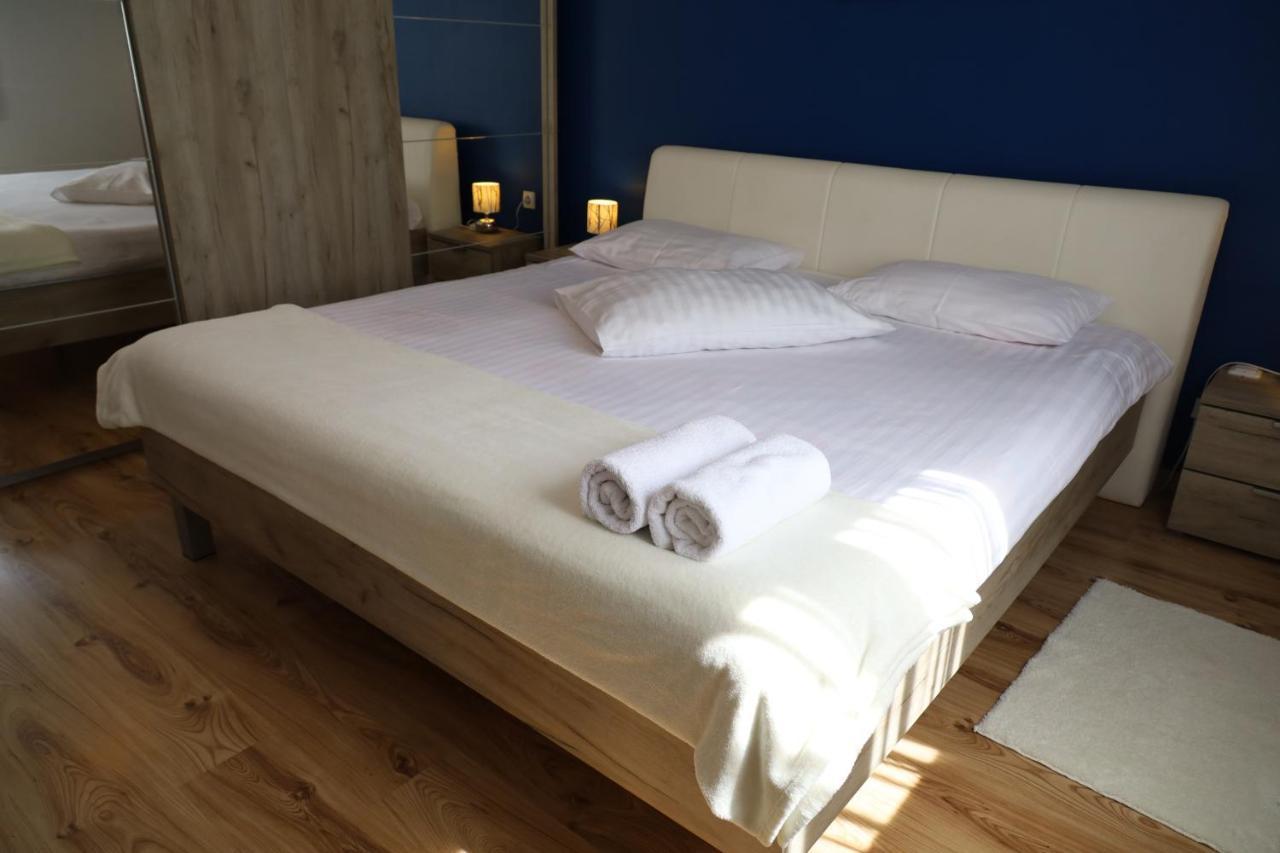 Ferienhaus Franov With Pool, 10 Min From The Old Town Of *