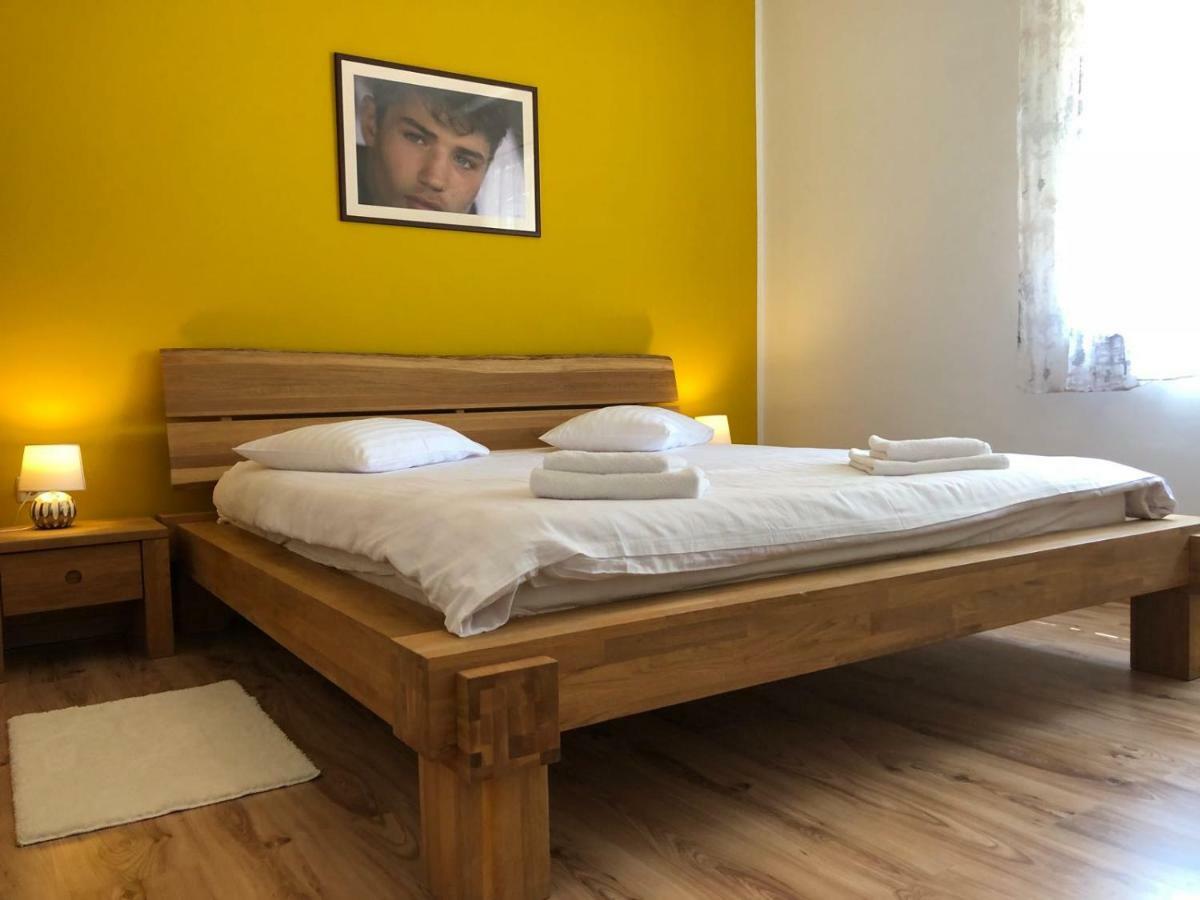 Ferienhaus Franov With Pool, 10 Min From The Old Town Of Zadar